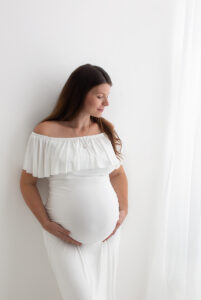 Surrey maternity photographer, Woking maternity photographer, pregnancy photoshoot Surrey